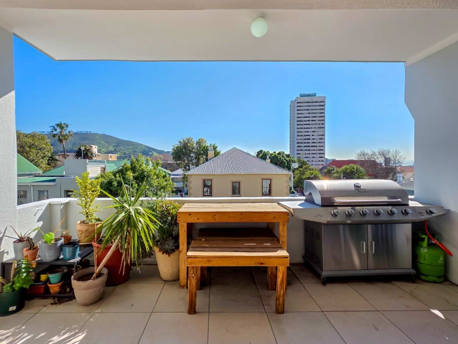2 Bedroom Property for Sale in Oranjezicht Western Cape